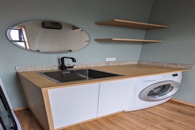 Photo of property in 9 Rifleman Lane, Redcliffs, Christchurch, 8081