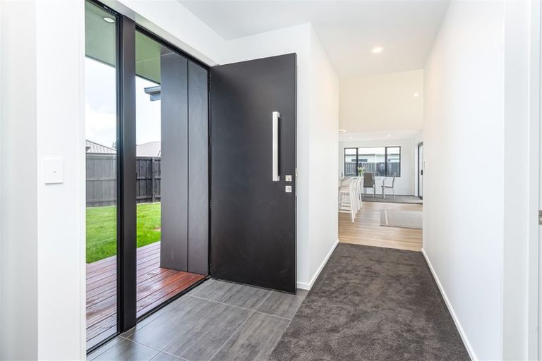 Photo of property in 23 Angus Place, Rangiora, 7400