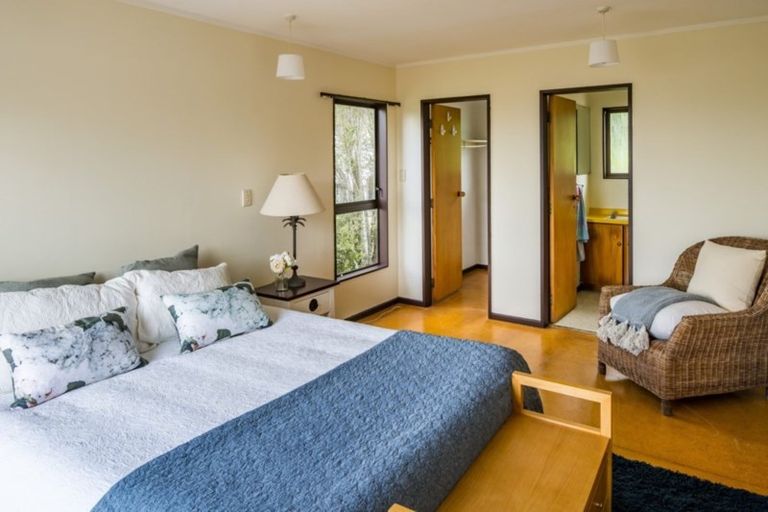 Photo of property in 7 Saint Aidans Way, Tawa, Wellington, 5028