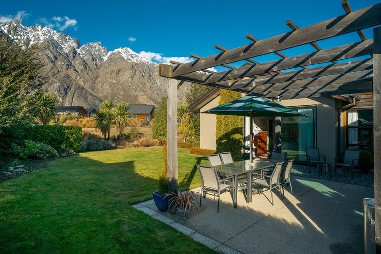 Photo of property in 8 Jackby Court, Jacks Point, Queenstown, 9371