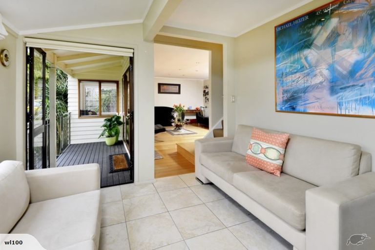Photo of property in 1/15 Sunnynook Road, Forrest Hill, Auckland, 0620