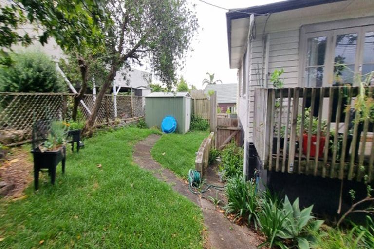 Photo of property in 17c Arran Road, Browns Bay, Auckland, 0630