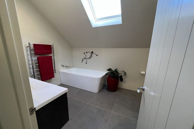 Photo of property in 4 Monkton Close, Greenhithe, Auckland, 0632