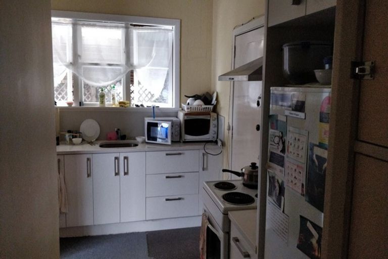 Photo of property in 2/3170 Great North Road, New Lynn, Auckland, 0600