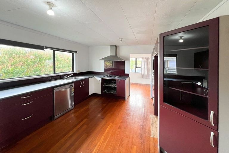 Photo of property in 8 Southview Place, Wattle Downs, Auckland, 2102