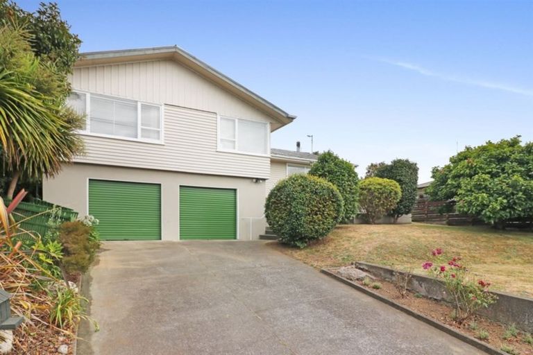 Photo of property in 11 Ries Street, Dannevirke, 4930