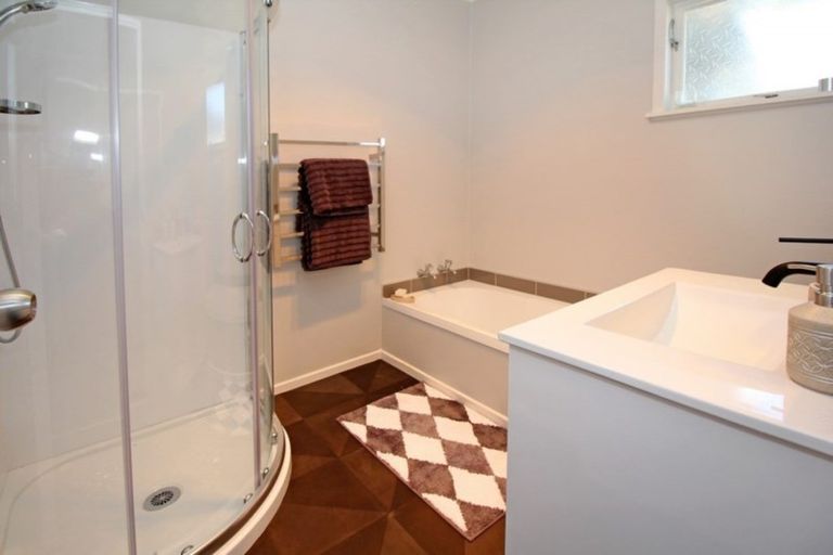 Photo of property in 6 Lawrence Crescent, Hillpark, Auckland, 2102