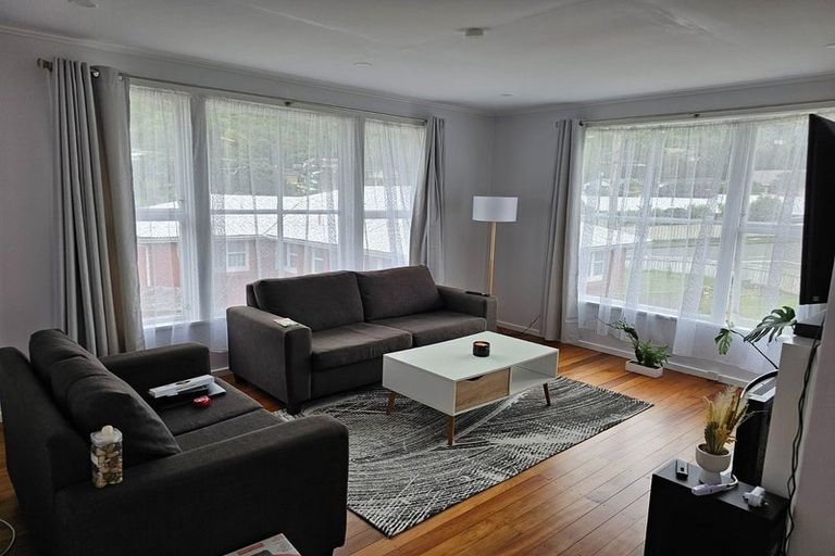 Photo of property in 4 Turkington Street, Tawa, Wellington, 5028