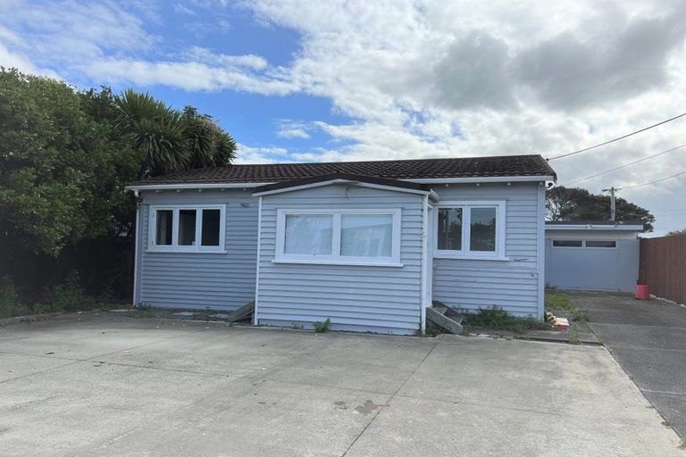 Photo of property in 730 Te Atatu Road, Te Atatu Peninsula, Auckland, 0610
