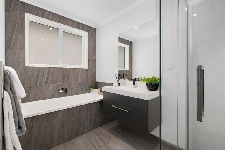 Photo of property in 954a Whangaparaoa Road, Manly, 0930