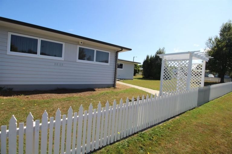 Photo of property in 63 Pohutukawa Drive, Tokoroa, 3420