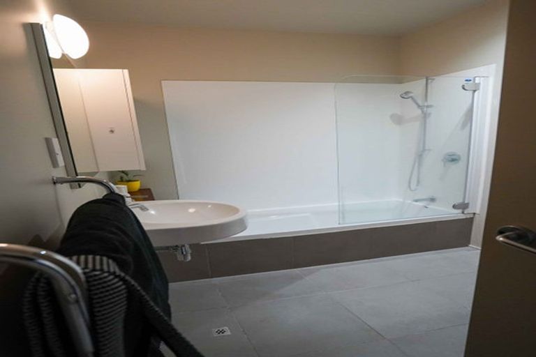 Photo of property in 9b Onslow Road, Khandallah, Wellington, 6035