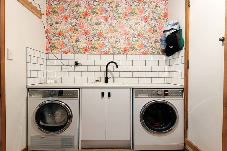 Photo of property in 9 May Avenue, Hospital Hill, Napier, 4110