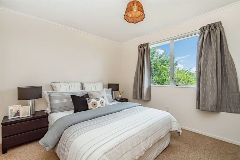 Photo of property in 9 Tesla Place, Totara Vale, Auckland, 0629