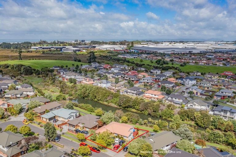 Photo of property in 5 Brunswick Rise, Mangere, Auckland, 2022