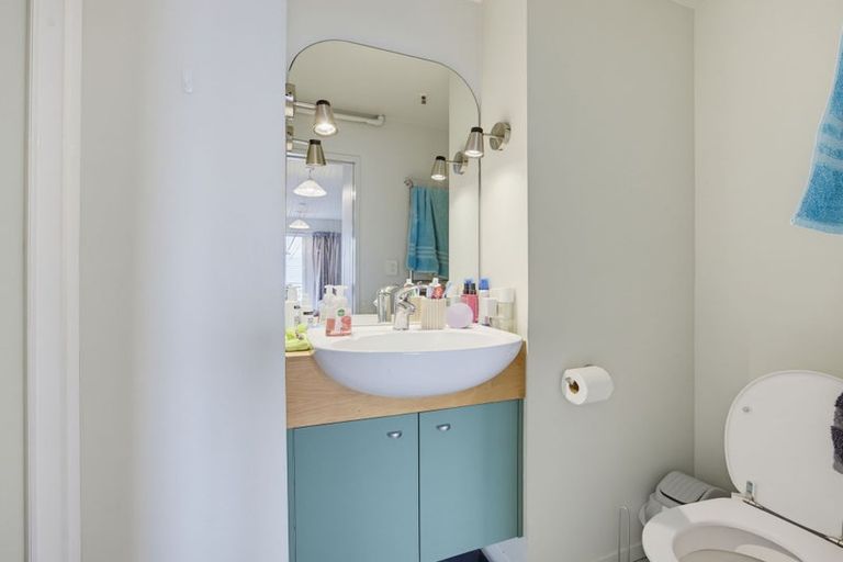 Photo of property in Elizabeth Street Chapel, 4/6 Elizabeth Street, Mount Victoria, Wellington, 6011
