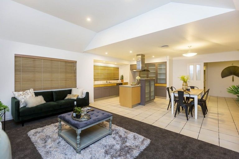 Photo of property in 1 Garrett Place, Riverstone Terraces, Upper Hutt, 5018