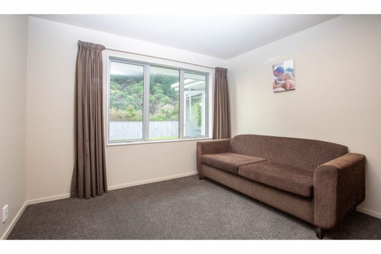 Photo of property in 3 Tussock Place, Stoke, Nelson, 7011