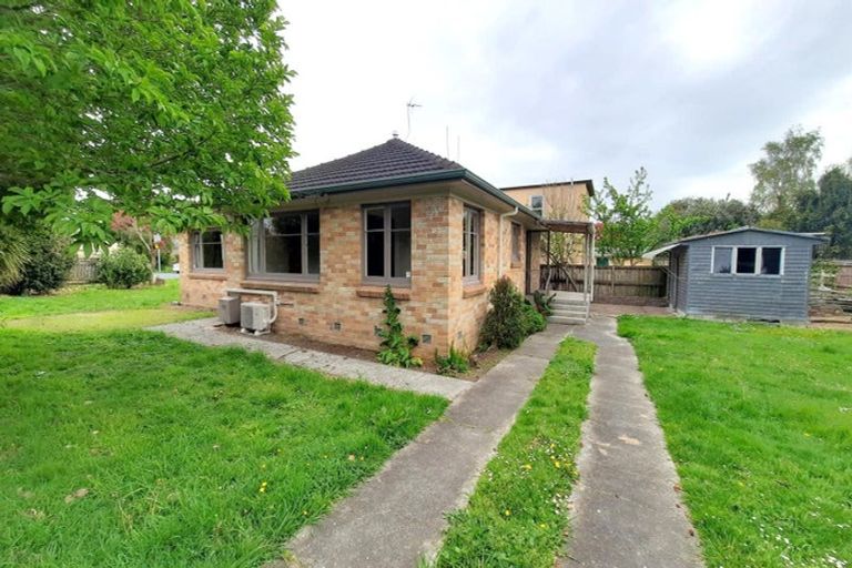 Photo of property in 1 Vine Street, Hillcrest, Hamilton, 3216