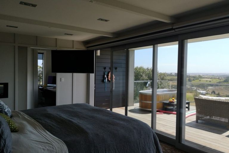 Photo of property in 73 Keanes Road, Maraetai, Howick, 2571