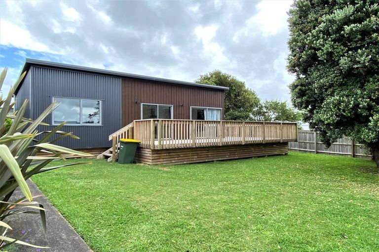Photo of property in 20 Harbour Crest Drive, Waiuku, 2123