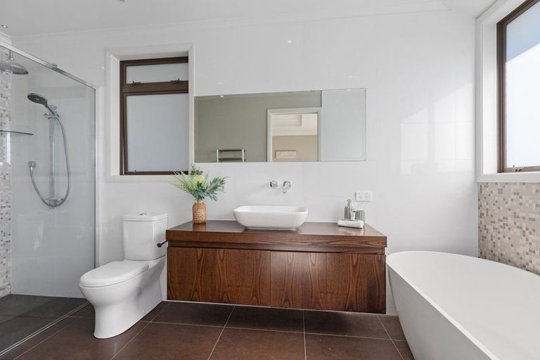 Photo of property in 24 Rexford Heights, Pyes Pa, Tauranga, 3112