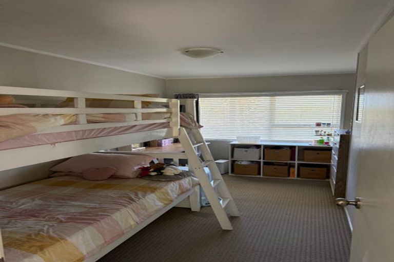 Photo of property in 12 Trengove Place, West Harbour, Auckland, 0618