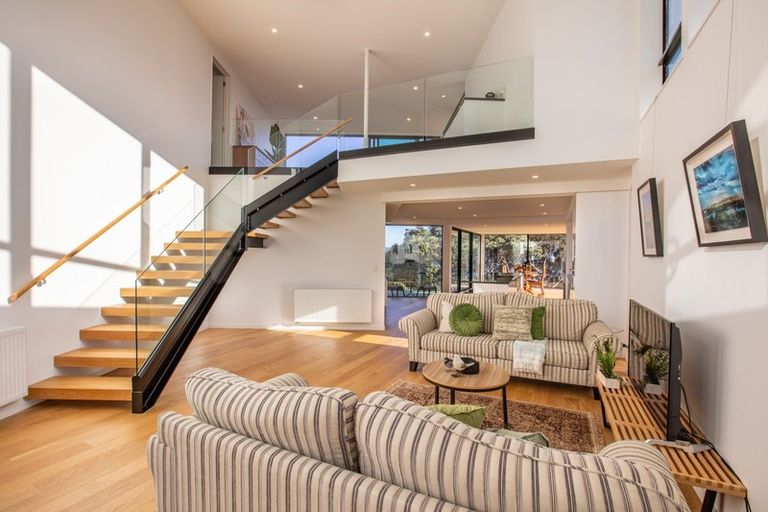 Photo of property in 10 Satchell Way, Kaiwharawhara, Wellington, 6035