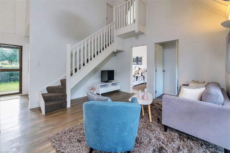 Photo of property in 12/58 Manuroa Road, Takanini, 2112