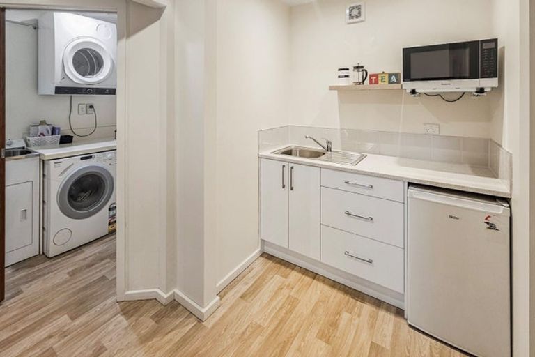 Photo of property in 111 Thompson Road, Bluff Hill, Napier, 4110