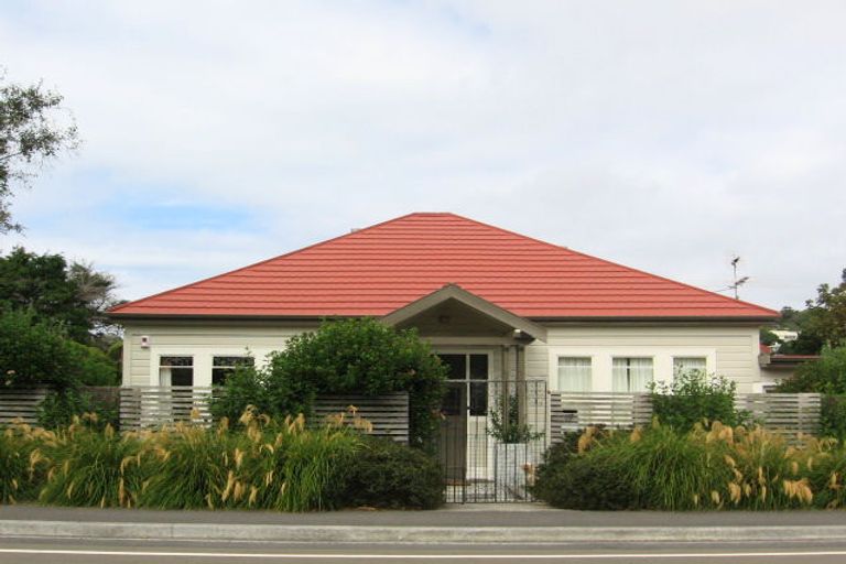 Photo of property in 17 Simla Crescent, Khandallah, Wellington, 6035