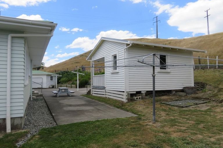Photo of property in 1460 State Highway 50, Fernhill, Napier, 4183