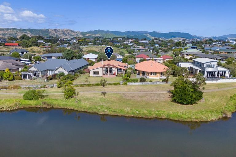 Photo of property in 7 Marewa Place, Waikanae Beach, Waikanae, 5036