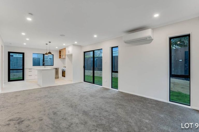 Photo of property in 6d Becker Drive, Weymouth, Auckland, 2103