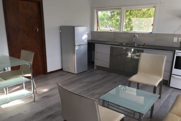 Photo of property in 2/58 Taharoto Road, Takapuna, Auckland, 0622