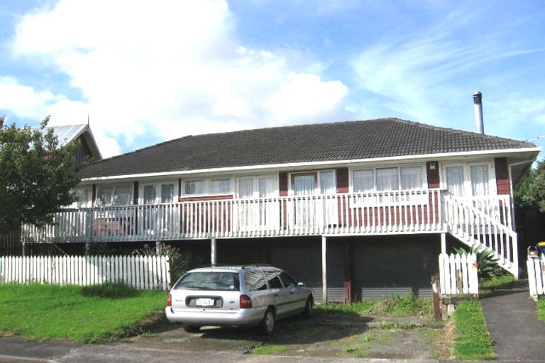 Photo of property in 1/2 Ohira Place, Henderson, Auckland, 0612