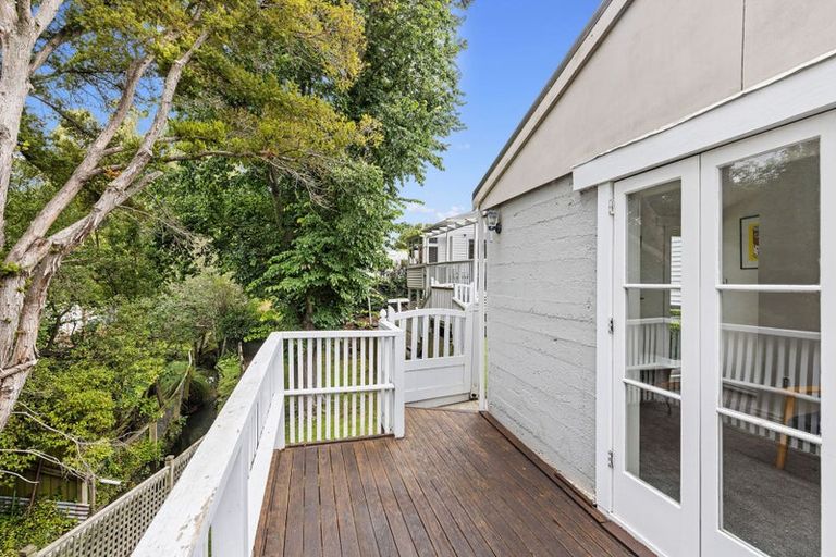 Photo of property in 211 Fifield Terrace, Opawa, Christchurch, 8023