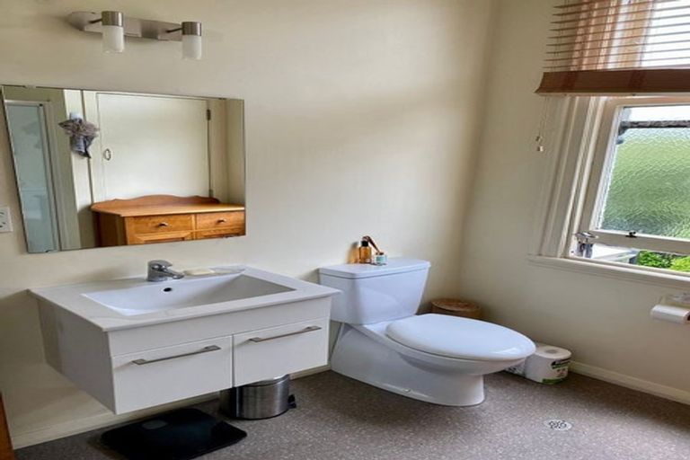 Photo of property in 24a Waripori Street, Berhampore, Wellington, 6023