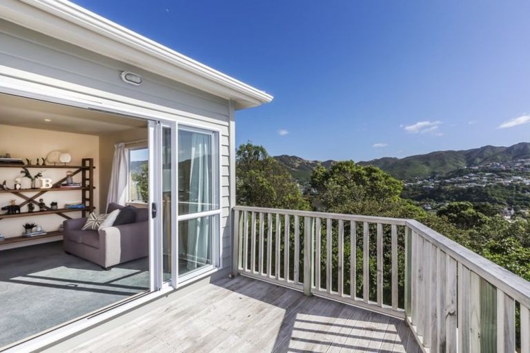 Photo of property in 2/143 Cockayne Road, Khandallah, Wellington, 6035