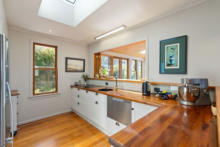 Photo of property in 7 Doris Gordon Crescent, Crofton Downs, Wellington, 6035