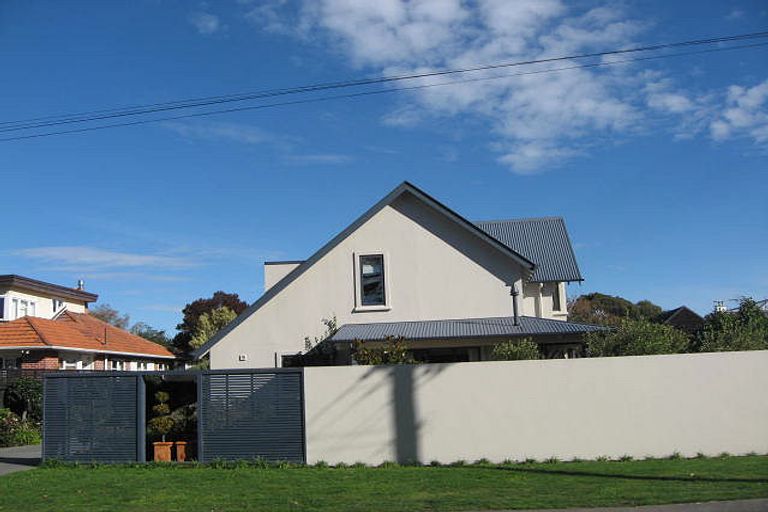 Photo of property in 2/25 Bryndwr Road, Fendalton, Christchurch, 8052