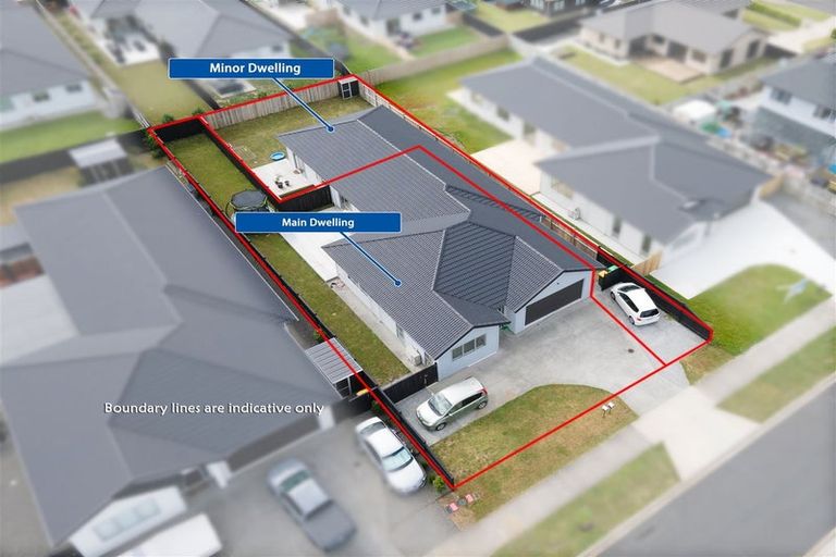 Photo of property in 13 Walter Ruddock Avenue, Kumeu, 0810