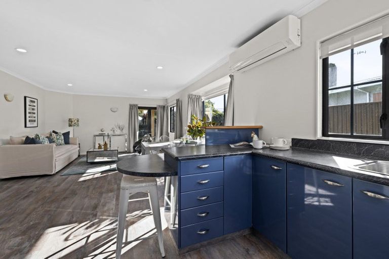 Photo of property in 1420b Karamu Road North, Mayfair, Hastings, 4122