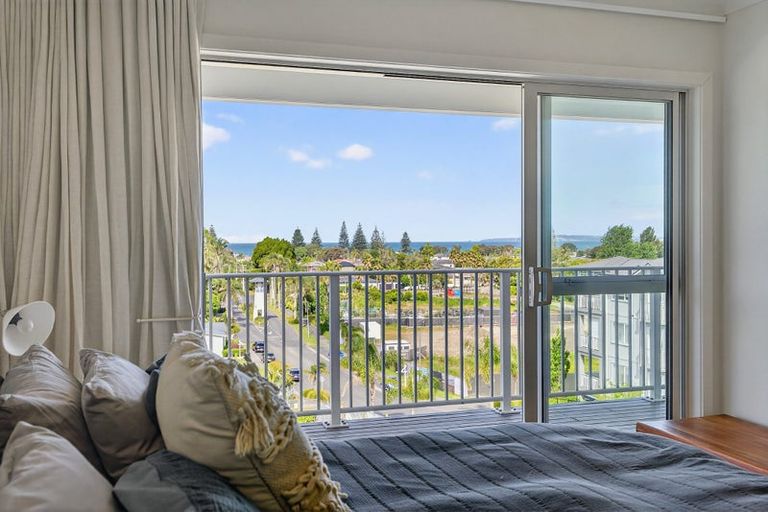 Photo of property in 60 Landmark Terrace, Orewa, 0931