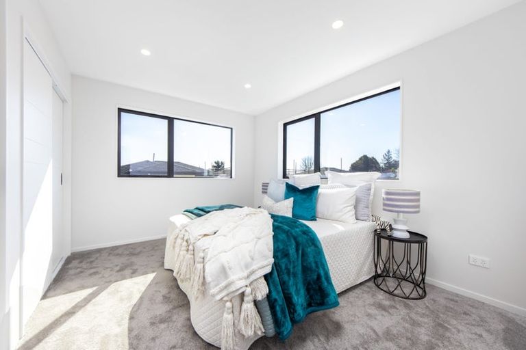 Photo of property in 3a Pendlebury Street, Green Bay, Auckland, 0604