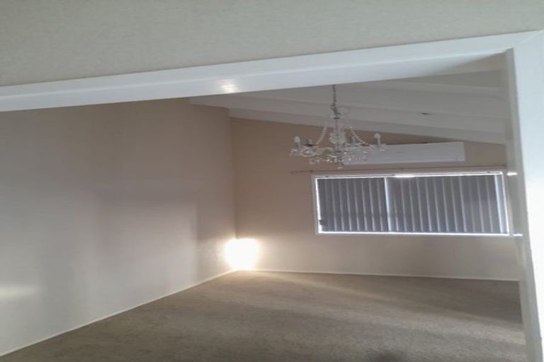 Photo of property in 64 Marendellas Drive, Bucklands Beach, Auckland, 2014