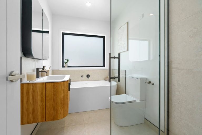 Photo of property in 9a Bourke Drive, Cambridge, 3434