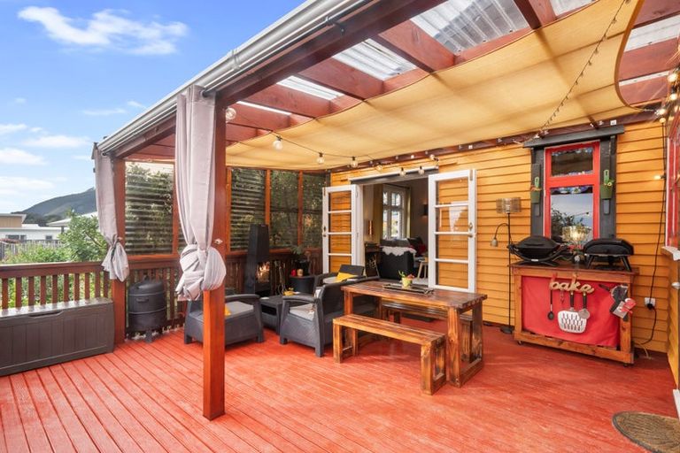 Photo of property in 28 Matenga Street, Waikanae, 5036