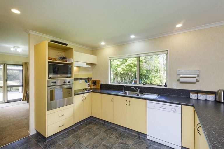Photo of property in 29 Ngahere Park Road, Turitea, Palmerston North, 4472