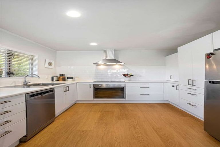 Photo of property in 55c Tramway Road, Beach Haven, Auckland, 0626